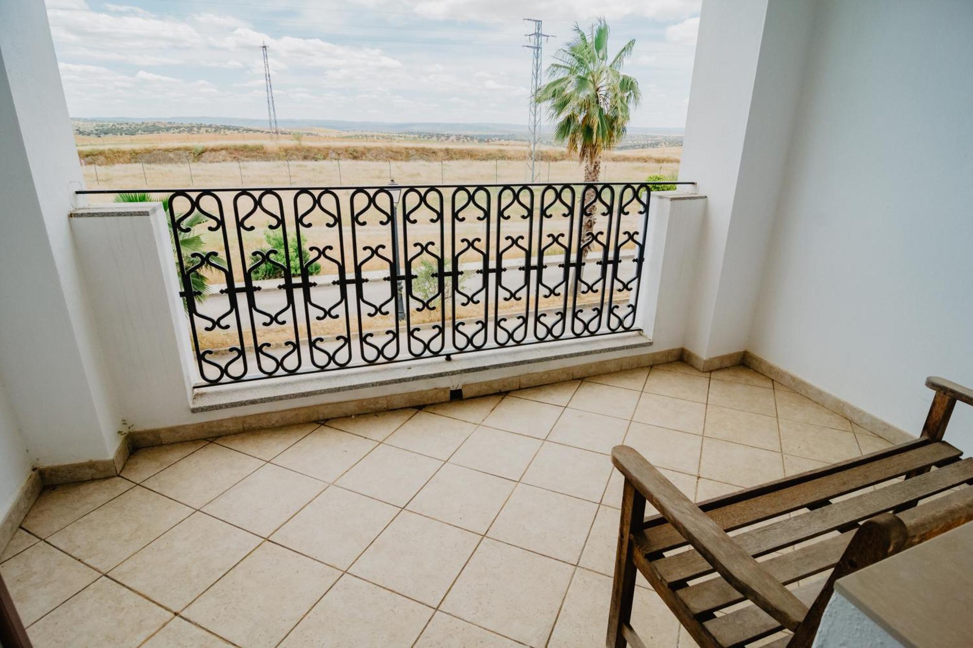 Hotel Hacienda Don Manuel Granja de Torrehermosa Bagian luar foto