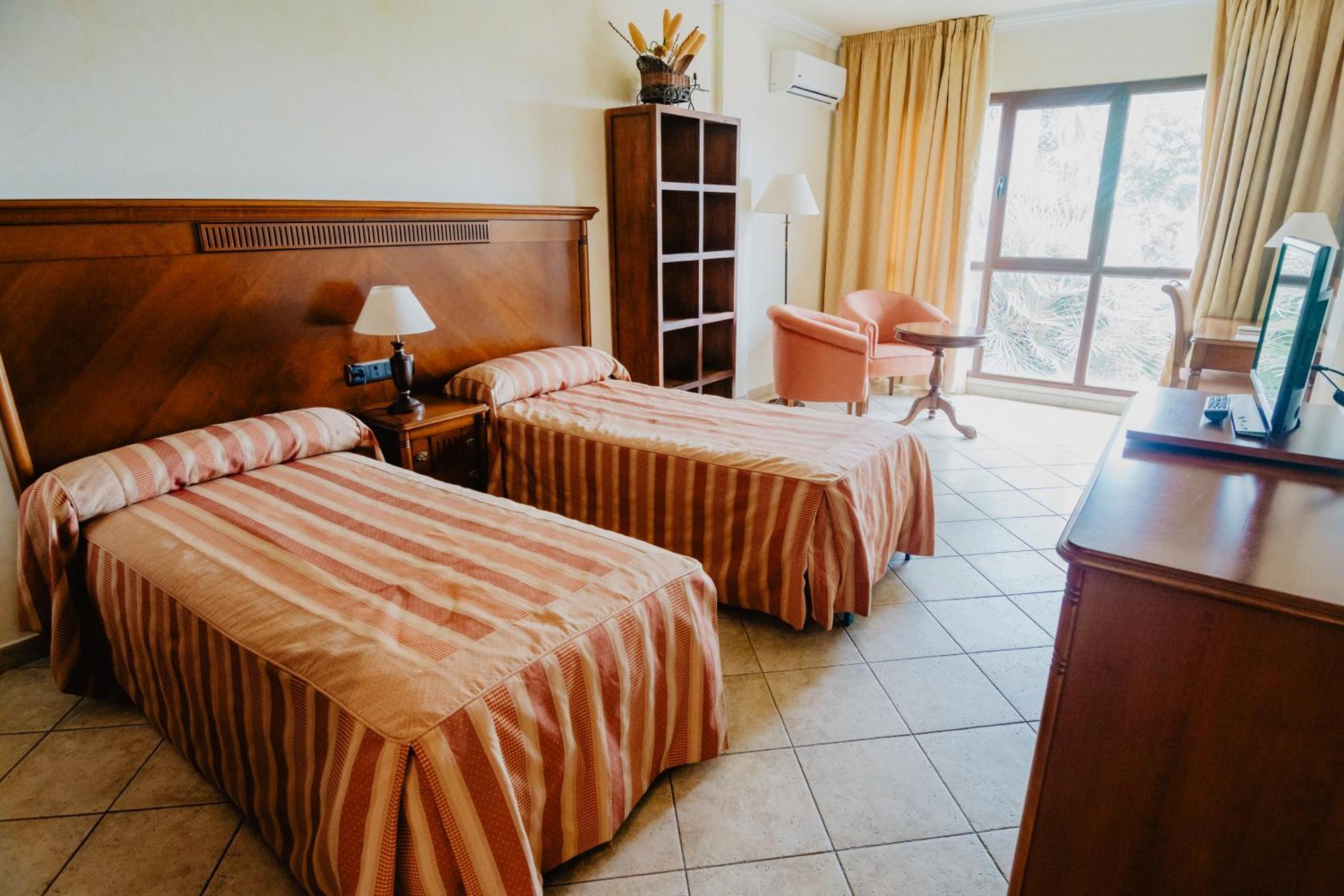 Hotel Hacienda Don Manuel Granja de Torrehermosa Bagian luar foto