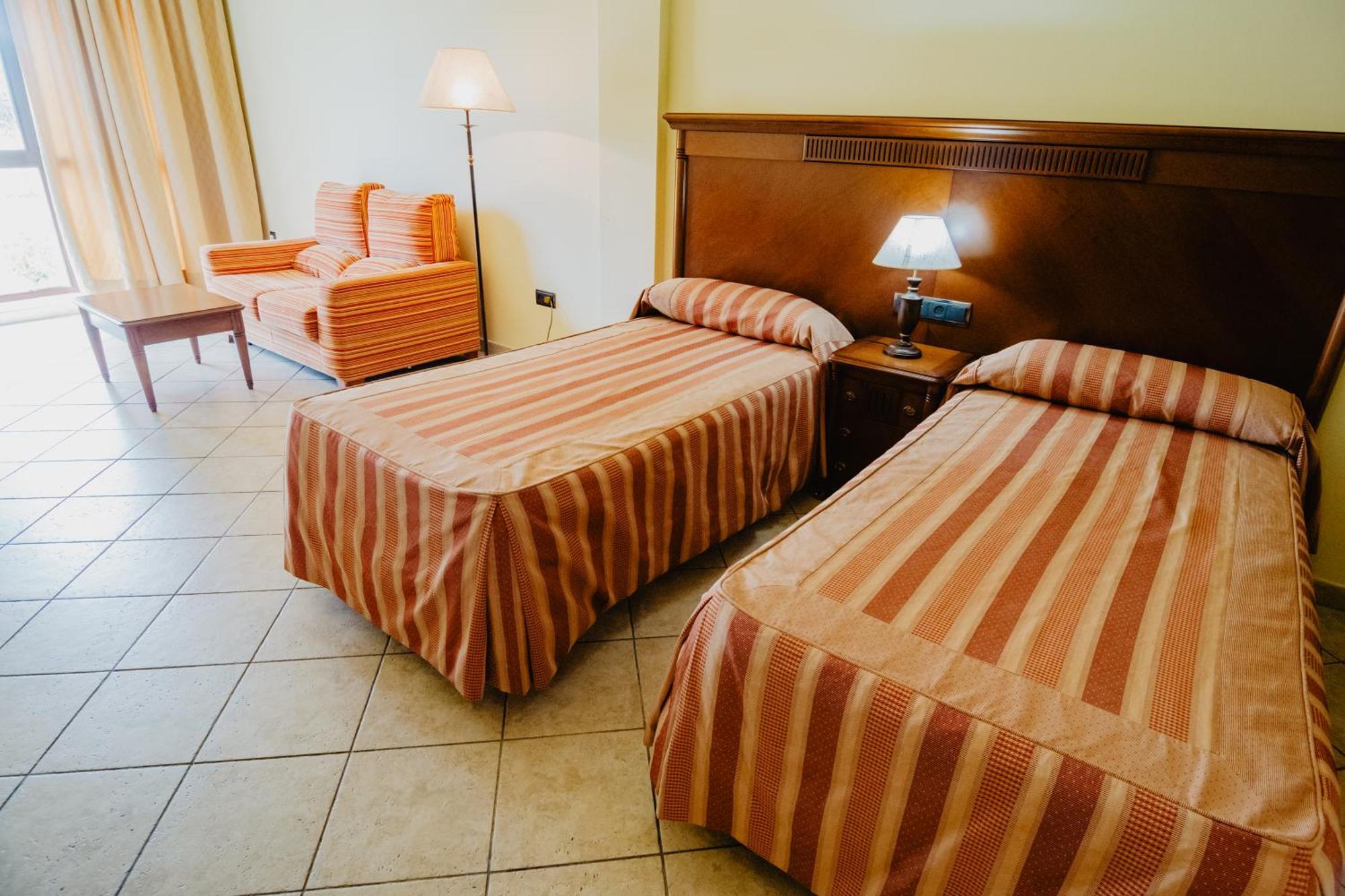 Hotel Hacienda Don Manuel Granja de Torrehermosa Bagian luar foto