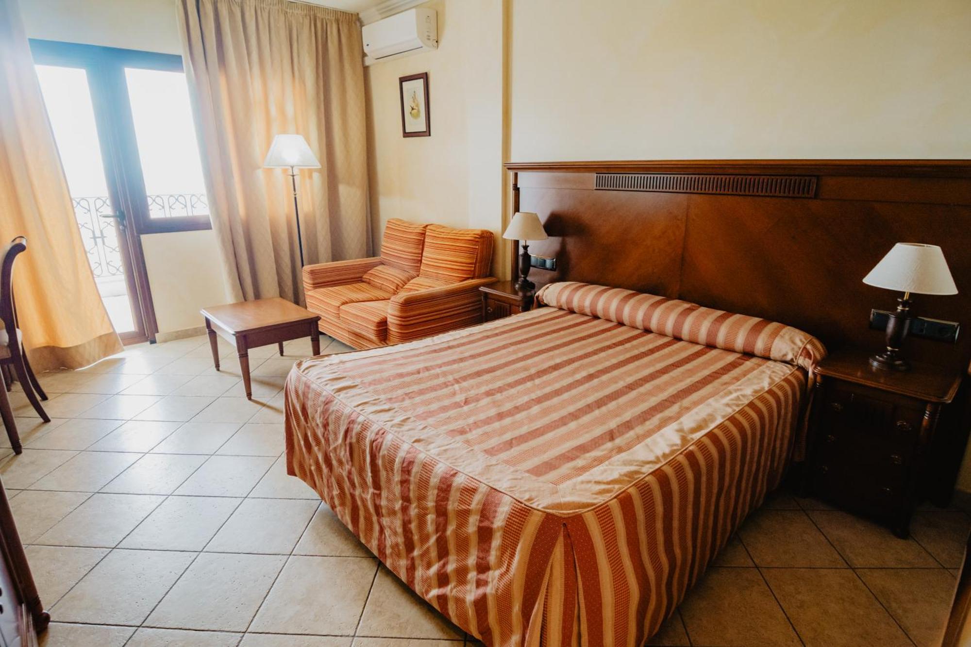 Hotel Hacienda Don Manuel Granja de Torrehermosa Bagian luar foto